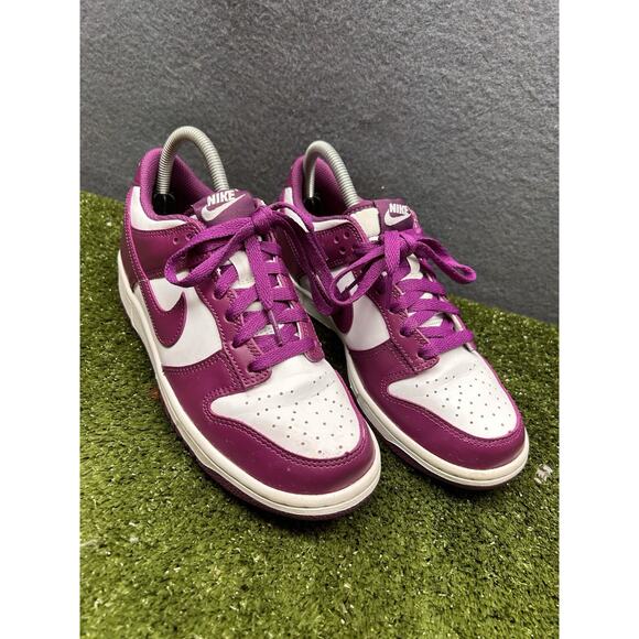 Size 6Y-Nike Dunk Low White/purple (GS) -includes Box - Picture 1 of 7